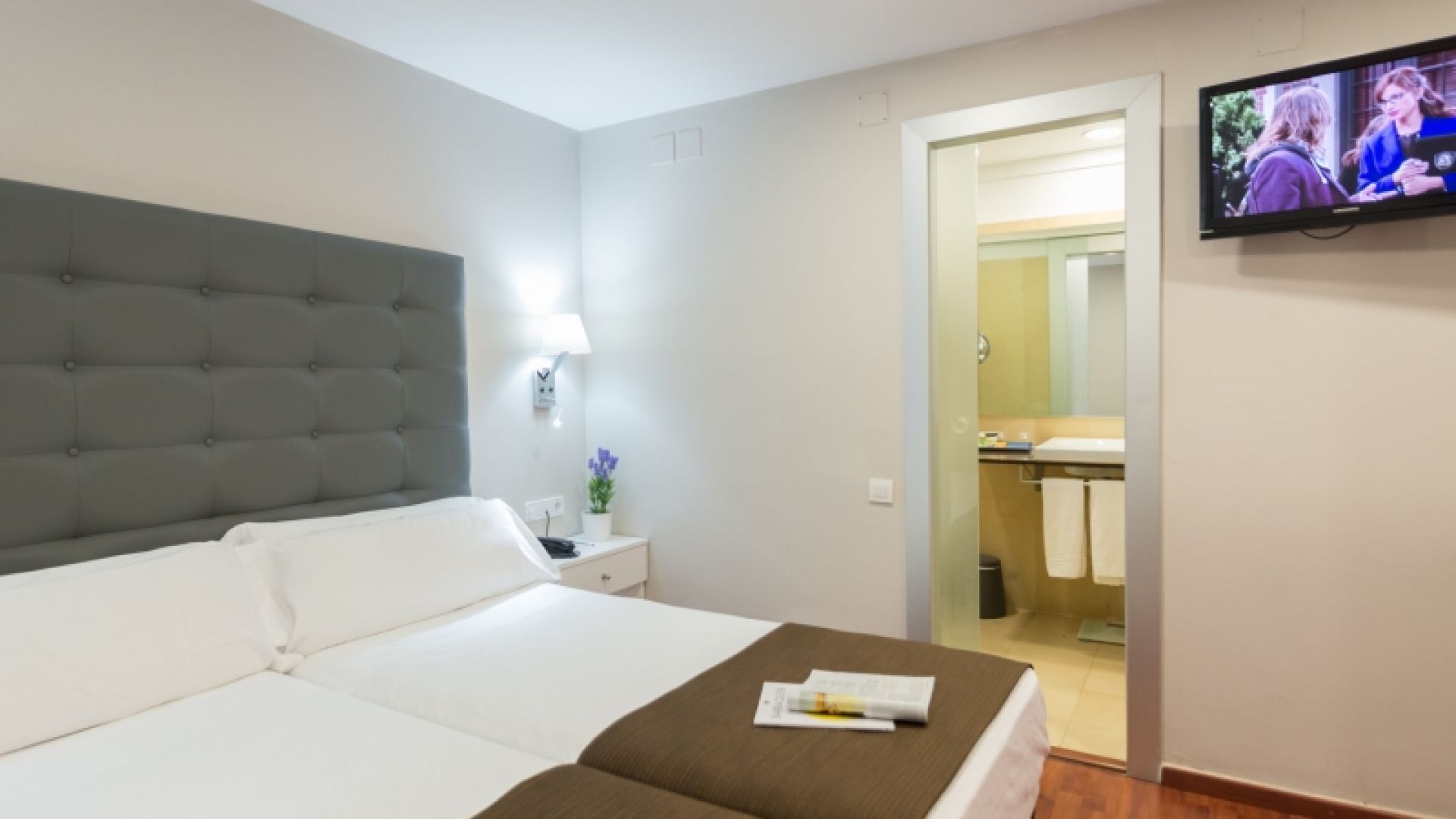 https://www.senatorbarcelona.com/resources/img/imgTxt/senator-barcelona-apartments-aparthotel-text-superior-1_25_106_1119.jpg